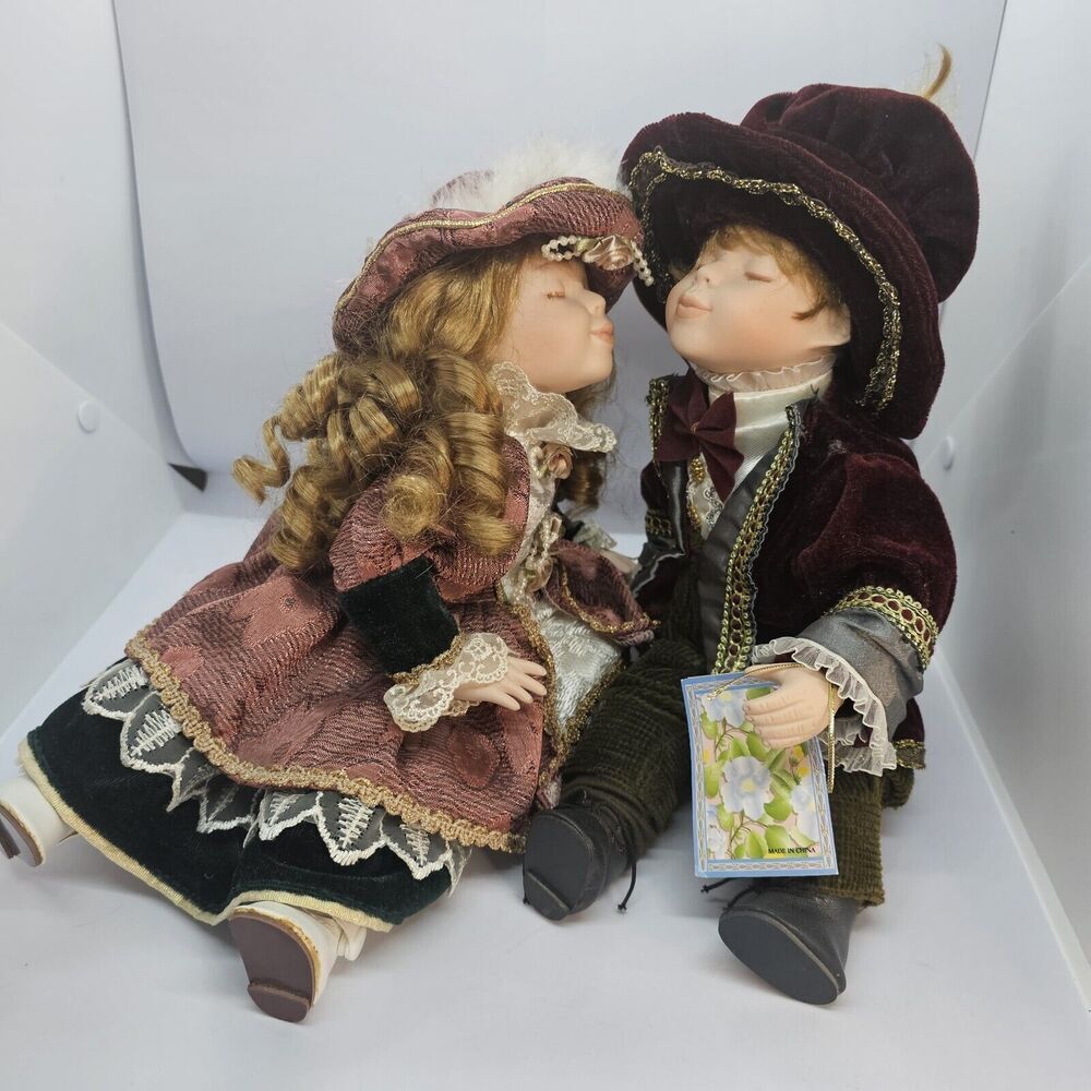 Cathay Collection Porcelain‎ Dolls Kissing Boy And Girl